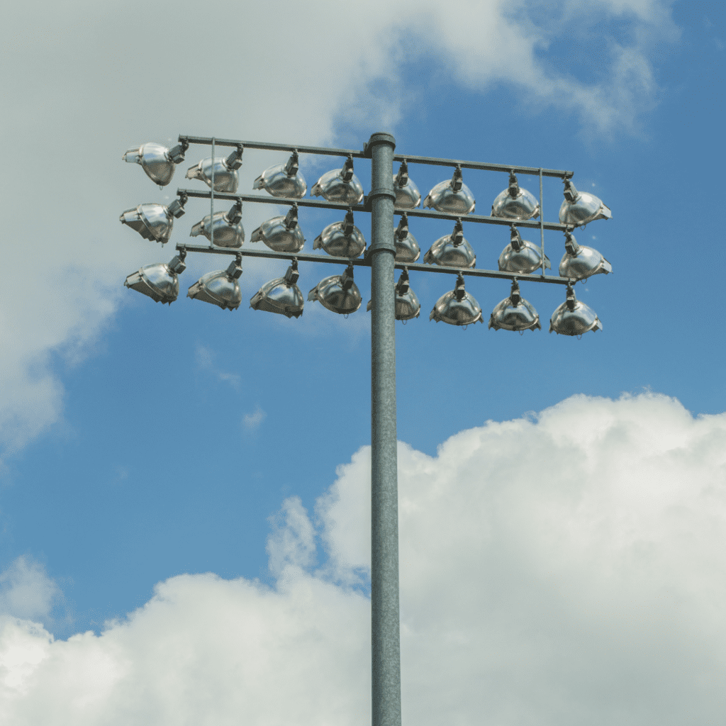 A large metal pole with lights on it