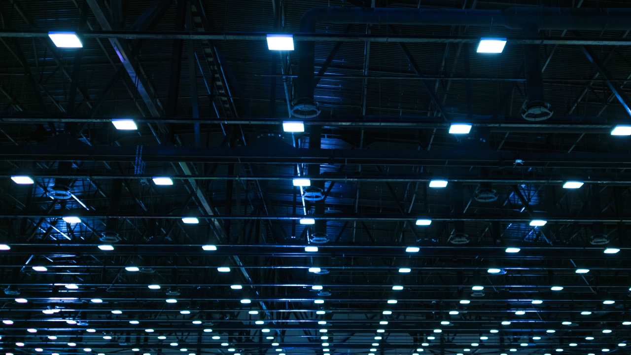 Ceiling with grid of bright lights